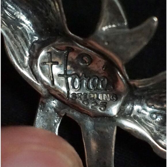 T Foree Hunsicker Sterling Angel with Torch Cherub Brooch - Picture 5 of 5